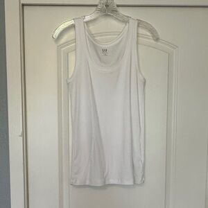 GAP White Modern Tank